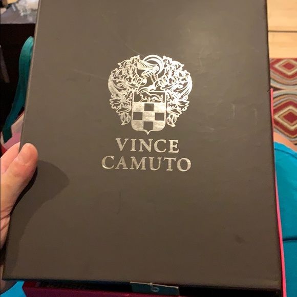 Vince Camuto Beanie and Scarf Set - Picture 4 of 5